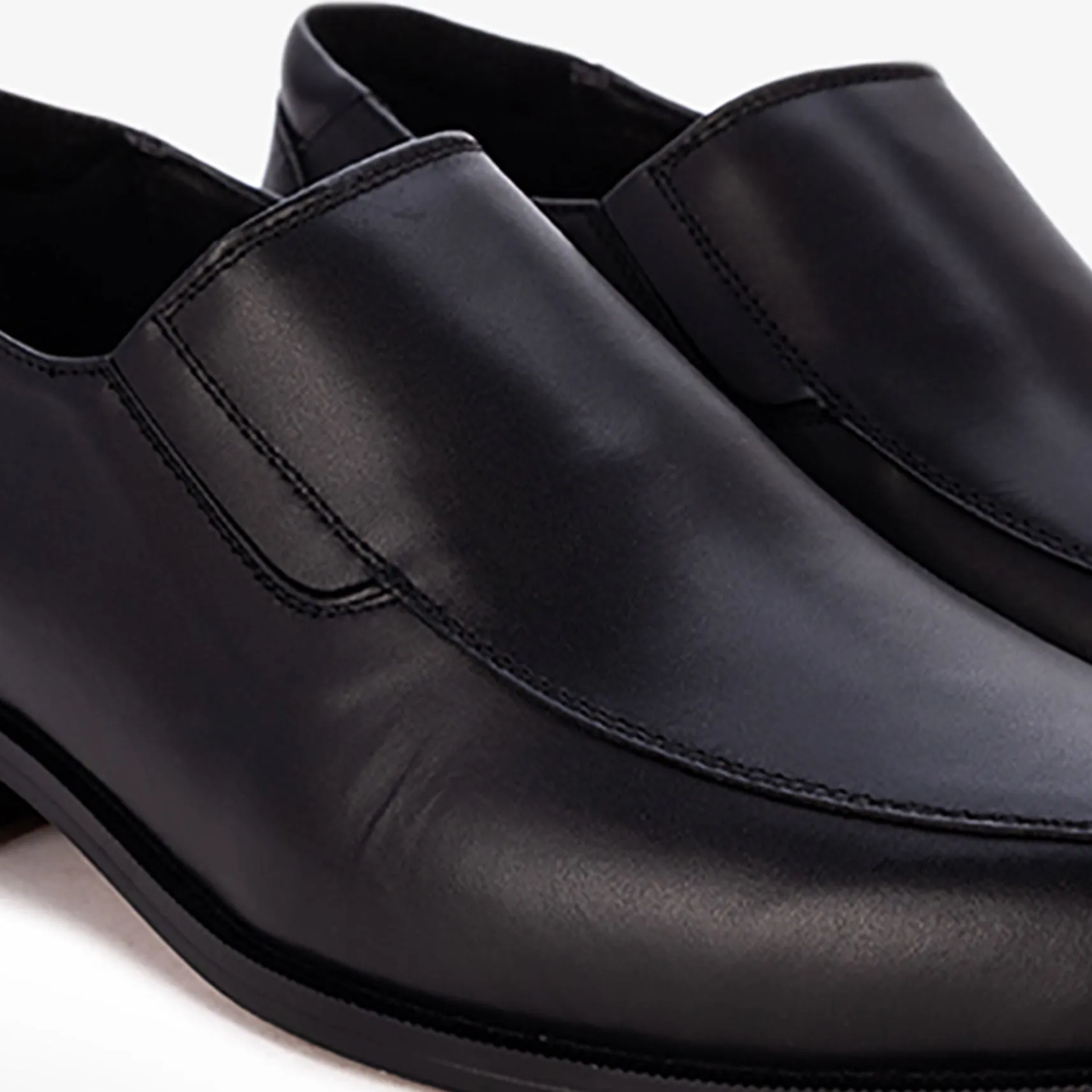 ASHFORD in Black