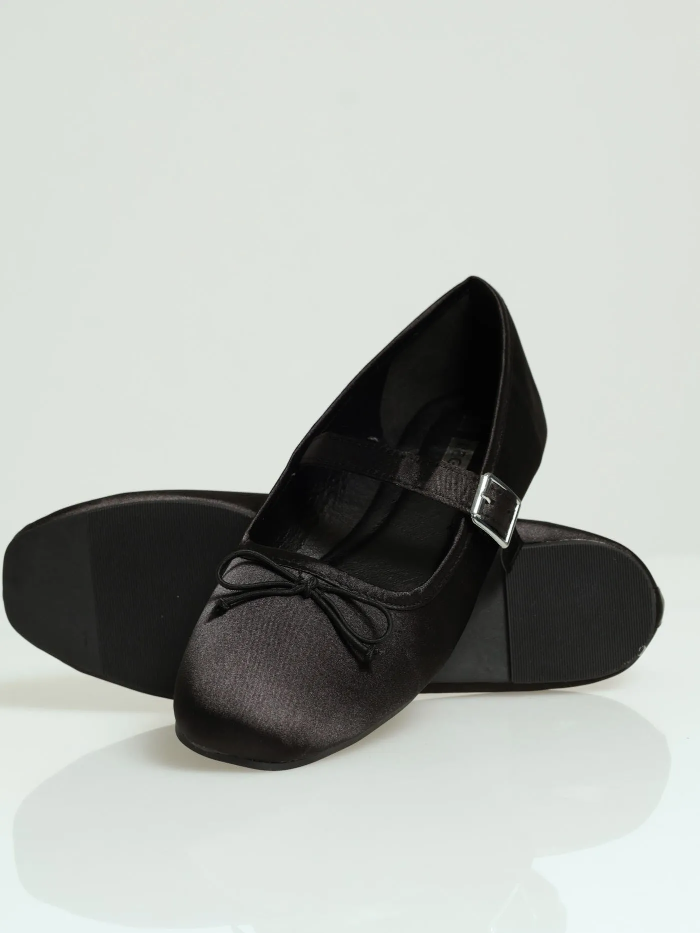 Ballet Pump With Bow & Buckle - Black