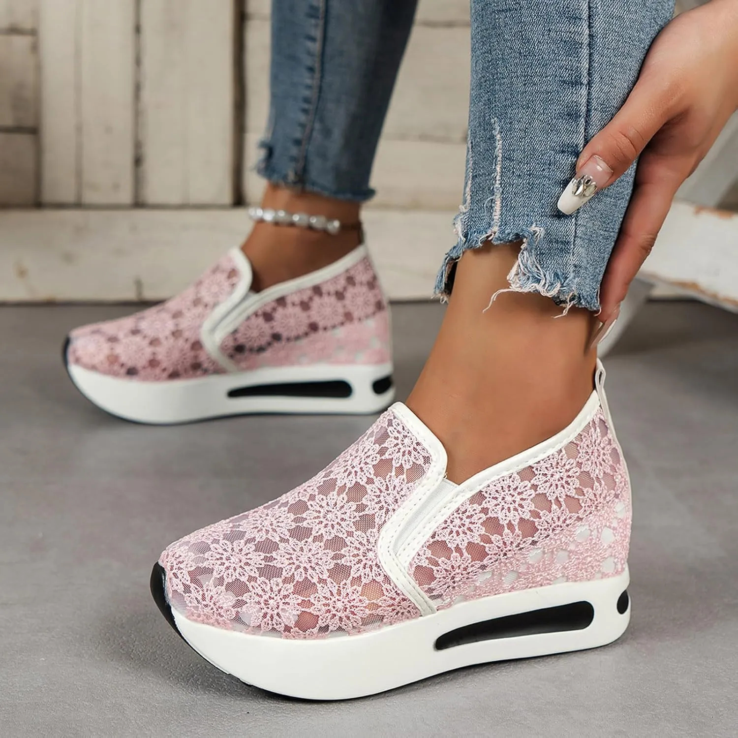 Chunky Fashion Sneakers for Women, Women's White Platform Sneakers Fashion Lace Embroidery Walking Tennis Shoes Lightweight Comfort Wedge Casual Sneakers for Gym Travel Work