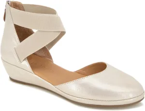 Gentle Souls by Kenneth Cole Women's NOA Platform, ICE, 9