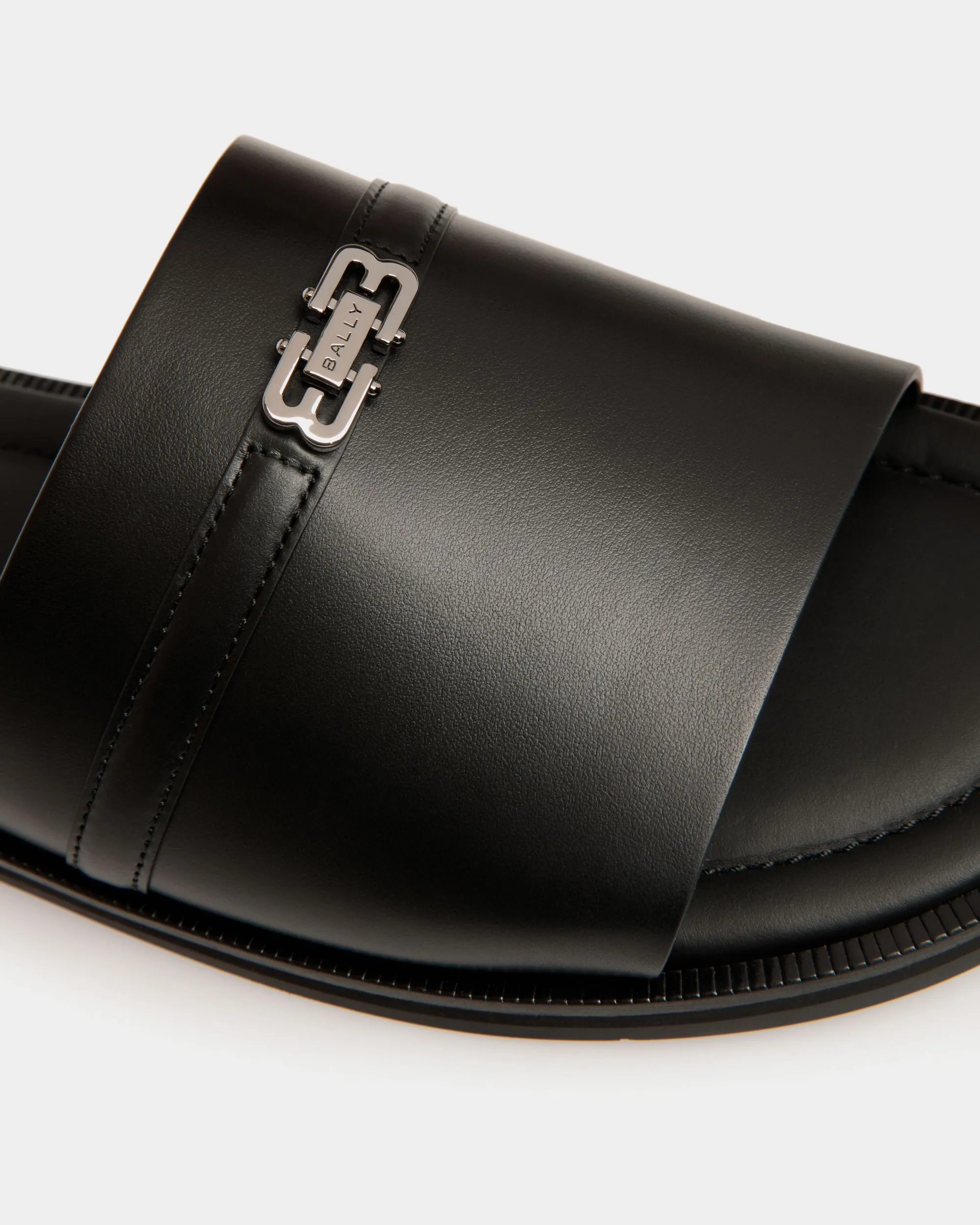 Glide Sandal in Black Leather