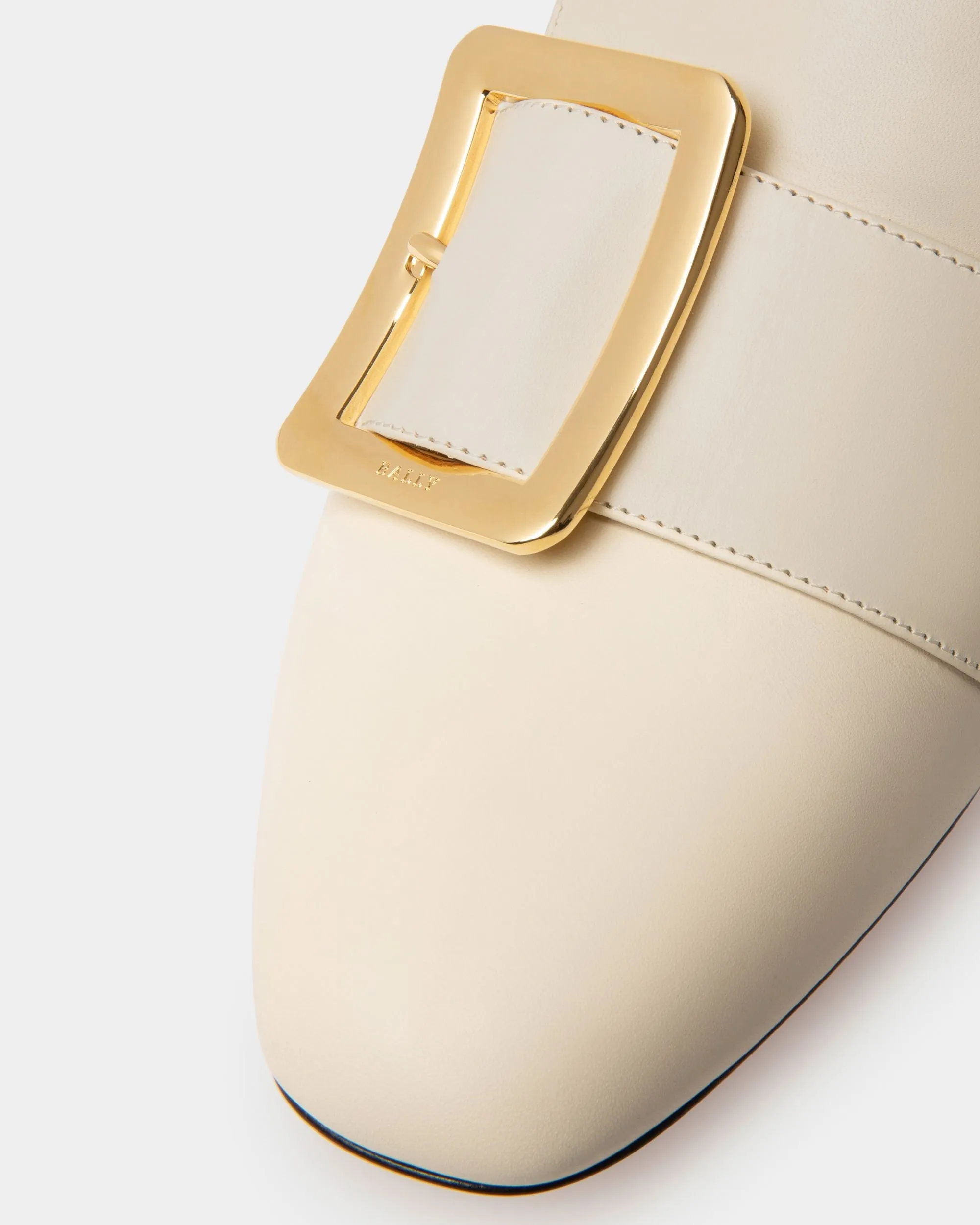 Janelle Leather Pumps In Bone
