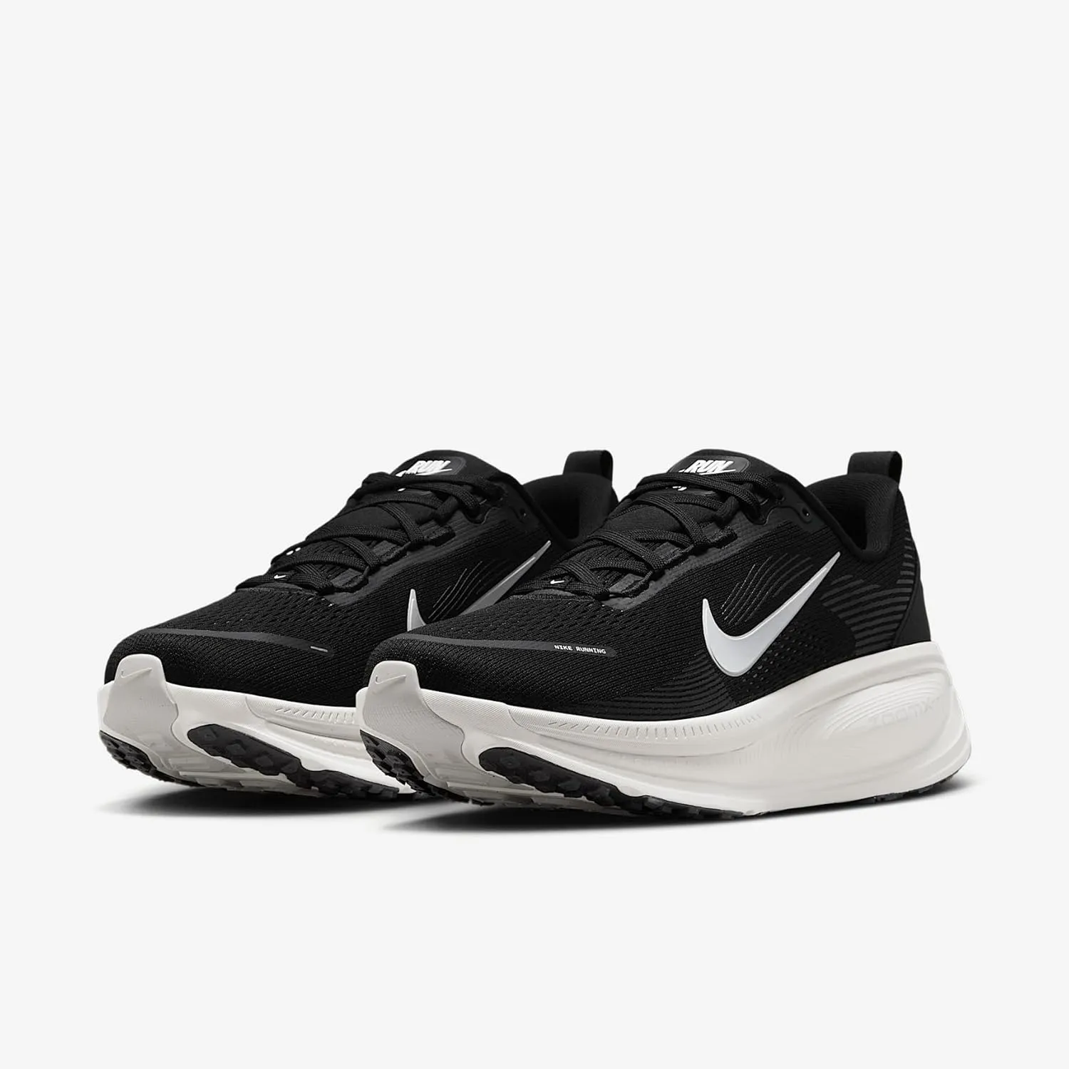 Nike Men's Vomero 18 Sneaker