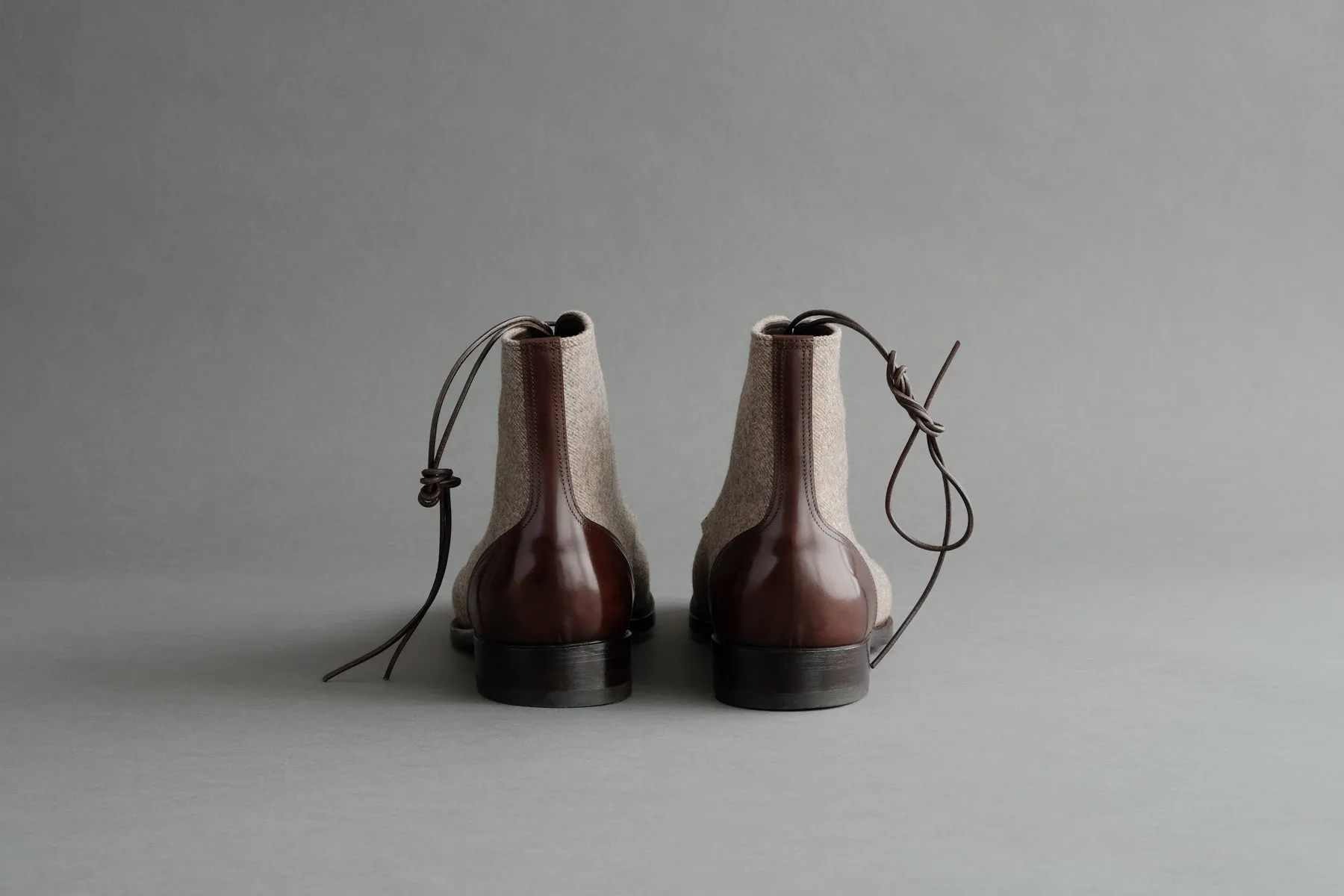 ZeroZeroOne.Akio Derby Boots from Bavarian Calf and Wool